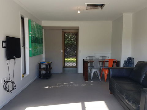 13 Coora Court - Sleeps 6, Pool, Air Con, Pets - Sydney Tourism 2