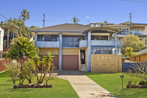 143 Matthew Flinders Drive, Port Macquarie - Sydney Tourism 1