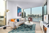 145 Premium Waterfront Suite in Docklands