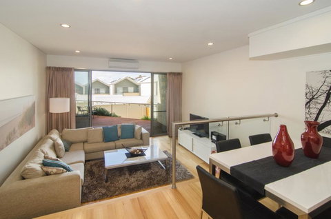 16 Seine Bay Apartment - Sydney Tourism 1