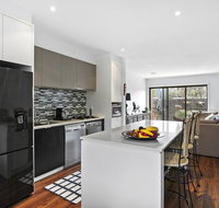 2 Bedroom Townhouse - Family  Corporate Bookings Only - Sydney Tourism