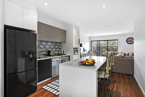 2 Bedroom Townhouse - Family & Corporate Bookings Only - Sydney Tourism 0