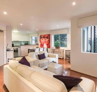 2 Bedroom with Parking  AC Close To Beach  City - Sydney Tourism