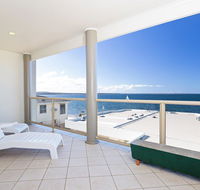 2/141A Soldiers Point Road - large waterfront duplex across from the bowling club - Sydney Tourism