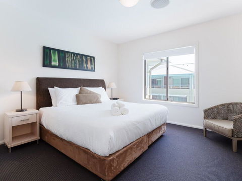 245 'Pacific Blue', 265 Sandy Point Rd - Air Conditioned Unit With Resort Facilities And Linen Supplied - Sydney Tourism 1