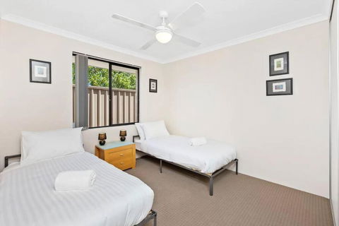 Bentley Haven, Cozy Family Retreat - Sydney Tourism 2