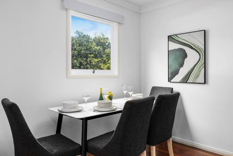 Best Value 4Beds Home Near Shops, Cafes And Forest - Sydney Tourism 3