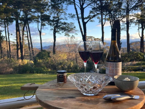 Carramar House, In The Amphitheatre Of Nature - Sydney Tourism 3