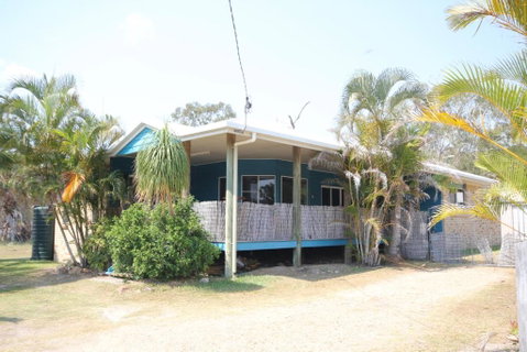 CASTAWAY BEACH HOUSE- NO Parties - NO Pets - Sydney Tourism 0
