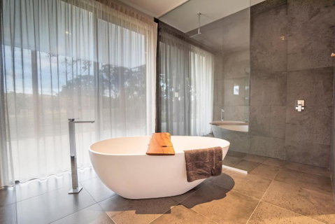 Dale View Luxury Accommodation - Sydney Tourism 0