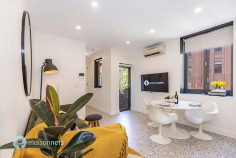 Darlinghurst Apt W A C Balcony Only A Walk To CBD - Sydney Tourism 0