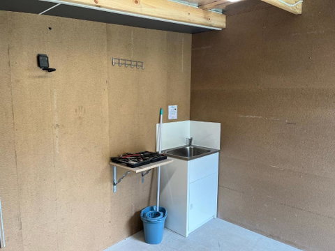 Derby Digs Cabin - Sydney Tourism 4