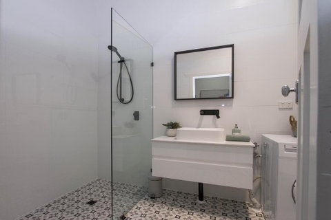 2BR Cottage With Parking Close To Adelaide CBD - Sydney Tourism 3