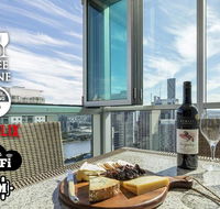 2BR EPIC VIEWS  CBD  2 Cars  Pool Wine Gym Netflix - Sydney Tourism