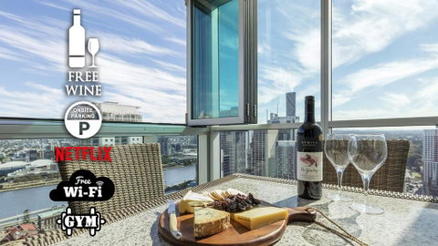 2BR EPIC VIEWS , CBD,  2 Cars , Pool, Wine, Gym, Netflix - Sydney Tourism 0