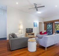 33 Bangalow - Narrawallee's Beautiful Bungalow - Sydney Tourism