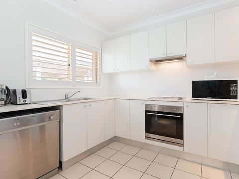 356 ' Oaks Pacific Blue', 265 Sandy Point Rd - Air Conditioned, Direct Pool Access And Suited For Disability - Sydney Tourism 3