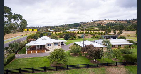 505 CONROD STRAIGHT MOUNT PANORAMA - Sydney Tourism 1