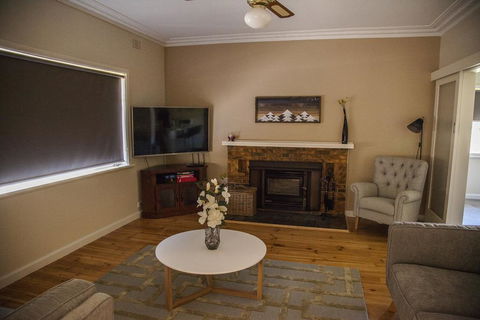 725 Myrtleford-Yackandandah Road - Sydney Tourism 2