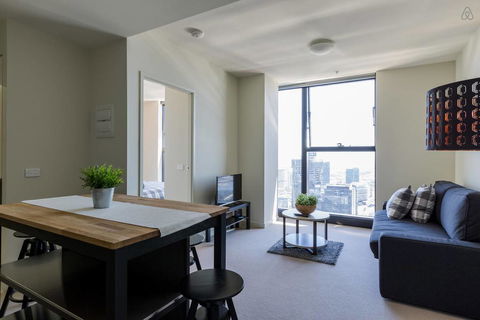 A Cozy CBD Suite With Spectacular City Views - Sydney Tourism 0