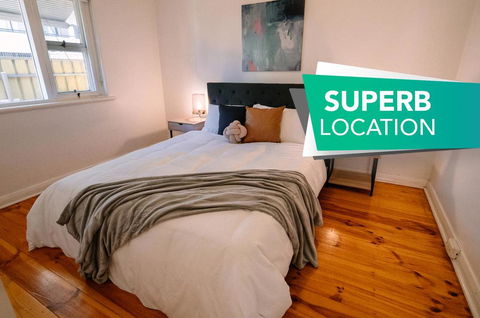 A Wave Away @ Glenelg Cosy Unit Near The Beach - Sydney Tourism 0