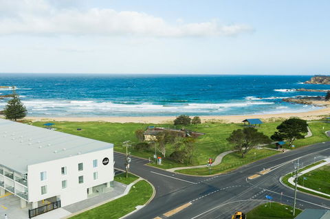 Abode Malua Bay - Sydney Tourism 3
