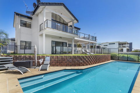 Above And Beyond - Beautiful Home With Pool - Sydney Tourism 0