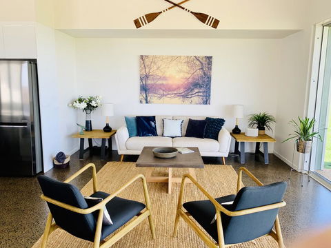 Absolute Beachfront & Secluded New Home - Sydney Tourism 3