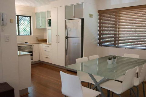 Absolute Beachfront - Mooloolaba - Sydney Tourism 1