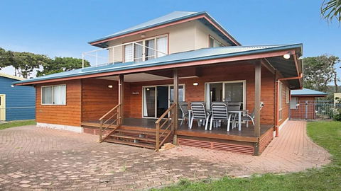 Absolute Beachfront At Hastings - Sydney Tourism 2