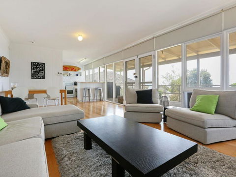 DROMANA BEACH SHACK - Sydney Tourism 3