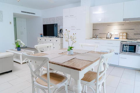 DRIFT PALM COVE- Private 2 Bed -Apartment 2204 - Sydney Tourism 1