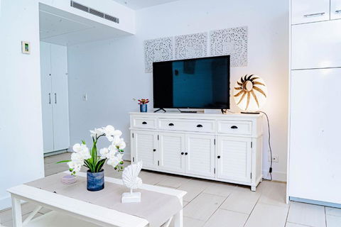 DRIFT PALM COVE- Private 2 Bed -Apartment 2204 - Sydney Tourism 3