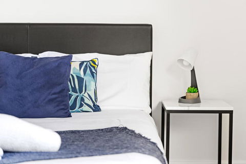 Elegant Queen Room At Botany - Nearby Airport - Shared Bathroom - Sydney Tourism 1