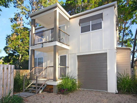 FLIP FLOP INN - Sydney Tourism 0