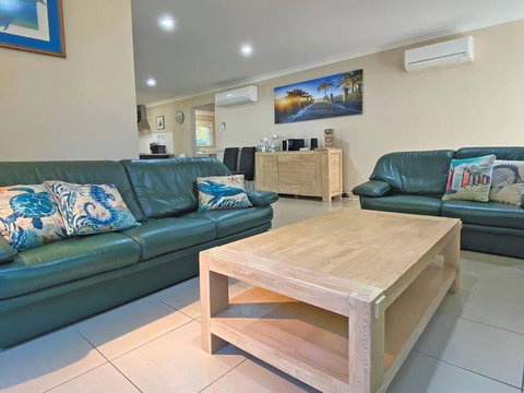 FLIP FLOP INN - Sydney Tourism 3
