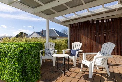 FOREST CORNER - 3 BEDROOM WEATHERBOARD, TRENTHAM - Sydney Tourism 2