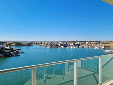 Glam Apartment 21 - Sydney Tourism 3