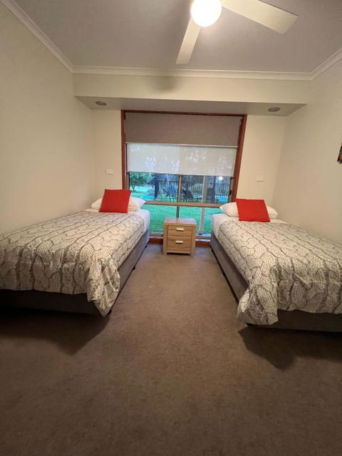 Greenways Holiday Units - Sydney Tourism 3