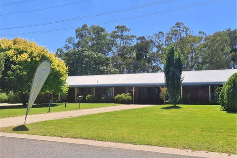 Greenways Holiday Units - Sydney Tourism 1