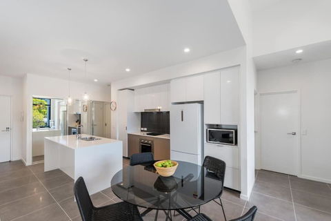 H6B - Round About Bulimba - Sydney Tourism 0