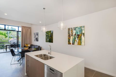 H6B - Round About Bulimba - Sydney Tourism 1
