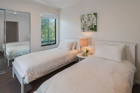 H6B - Round About Bulimba - Sydney Tourism 3