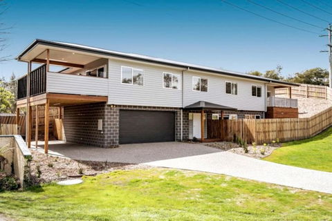 HALE KUPA Rye Beach House Spa Table Tennis - Sydney Tourism 1