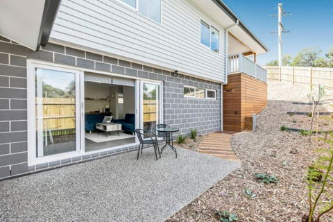 HALE KUPA Rye Beach House Spa Table Tennis - Sydney Tourism 2