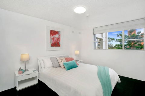 HARIS - Modern 2BR Apartment With Views - Sydney Tourism 2