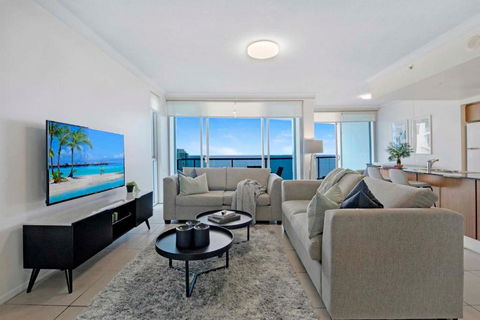 HIGH FLOOR GUARANTEE - 3 Bedroom Plus Study Apartments At Chevron Renaissance - Self Contained & Privately Managed - Wow Stay - Sydney Tourism 2