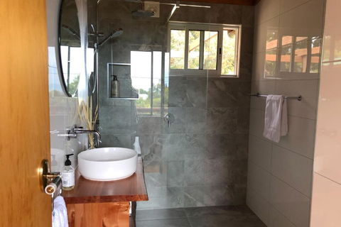 HEXAGON BEACH HOUSE Binalong Bay Of Fires Views - Sydney Tourism 3