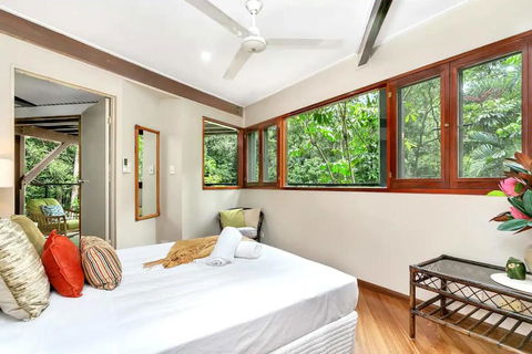 Hideaway Treehouse - A Secluded Rainforest Retreat - Sydney Tourism 2