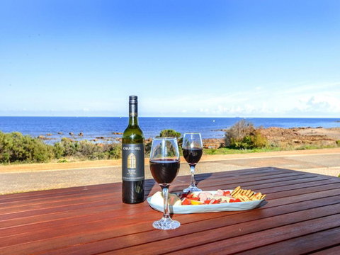 High Tide - Beachfront Pet-friendly - Sydney Tourism 3